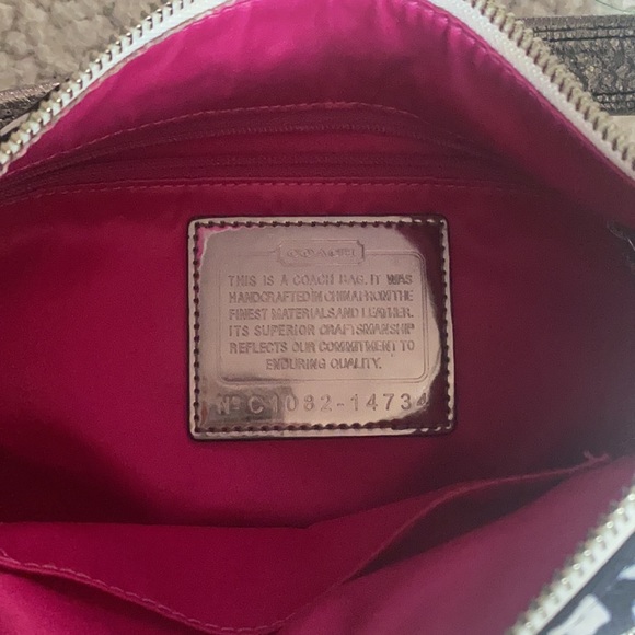 Coach Poppy Baguette Bag - Picture 4 of 9